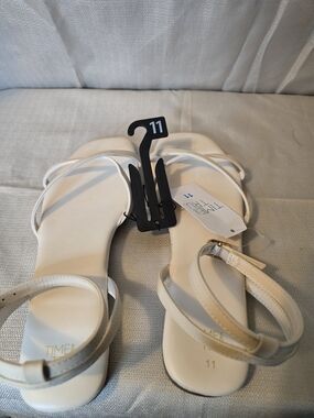 Women’s White Strappy Ankle Strap Sandals